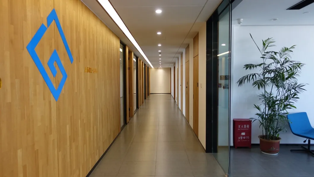 Guangtai Top-Class 1550 External Modulation Optical Laser Transmitter Ht8500t