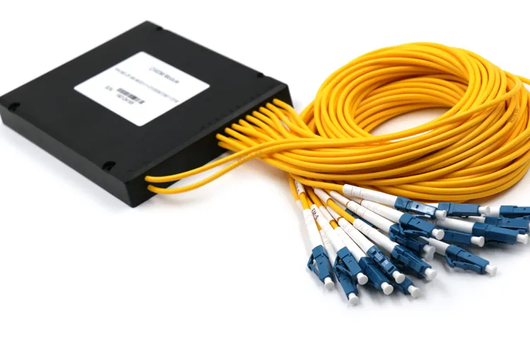 Low Price Mux /Demux G652D, G657A1 1m 3.0mm Opelink/OEM Fiber Optic CWDM